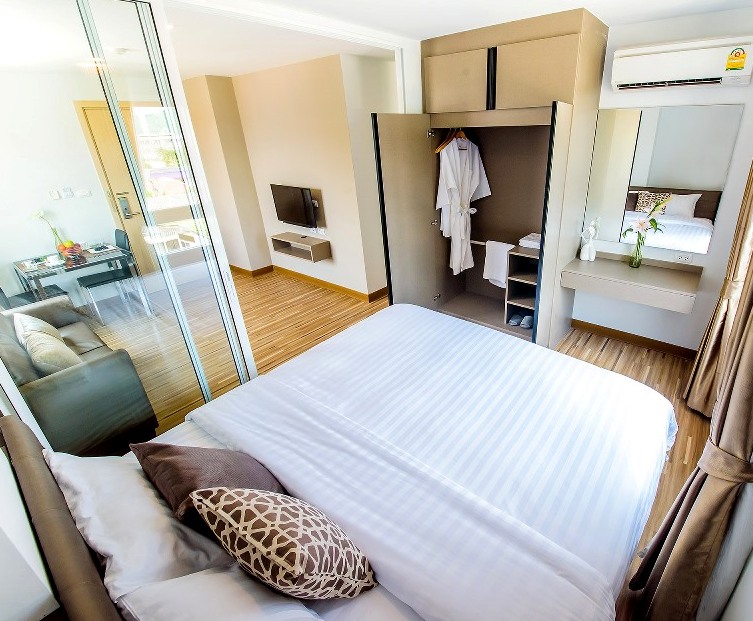 1 Bedroom : Mountain View
