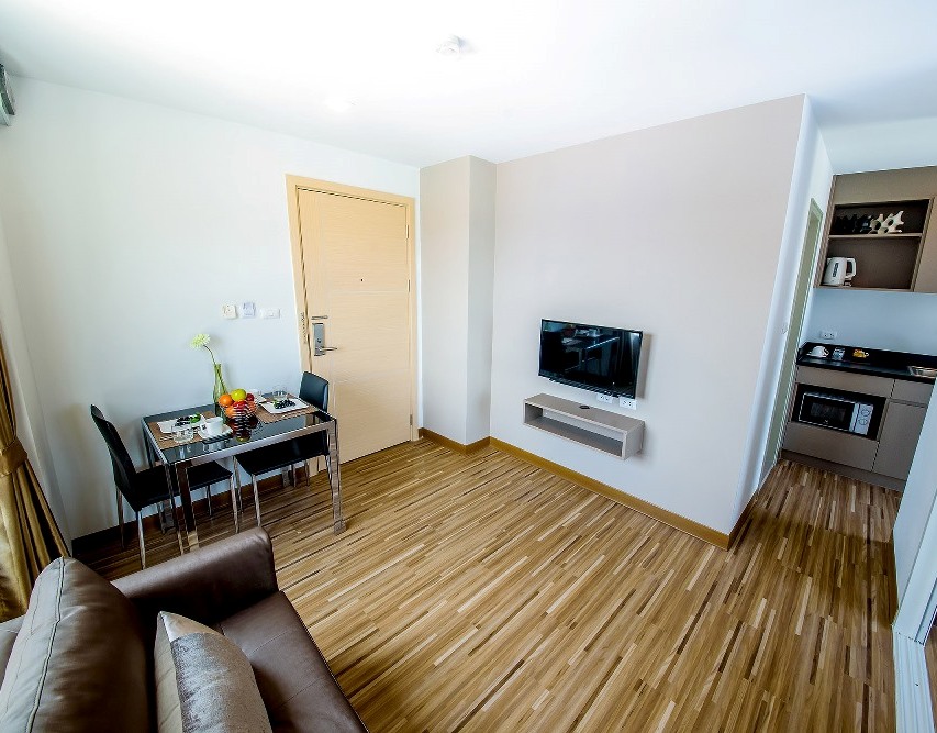 1 Bedroom : Mountain View